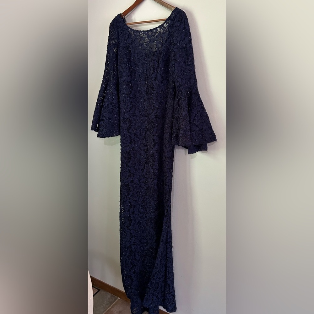 Elegant Navy Bell Sleeve Evening Gown - Picture 3 of 10